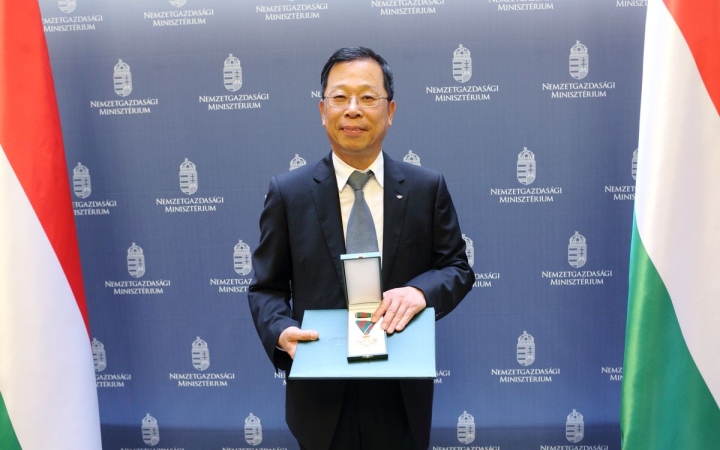 Rangos állami kitüntetés a Hankook ügyvezetőjének