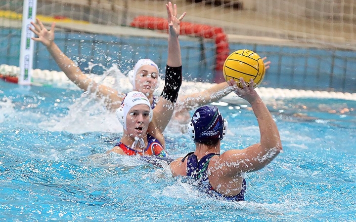 Győzelemmel búcsúztatnák az uszodát