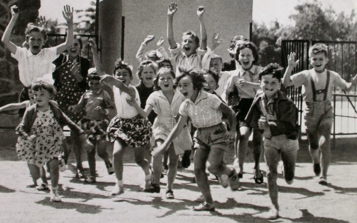 Szonáta hangjai szálltak a barakktábor fölött…