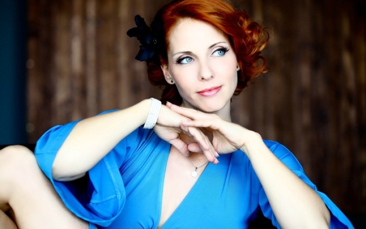 Pesti kislány hazalátogat