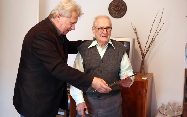 A kezdetektől látta fejlődni a várost