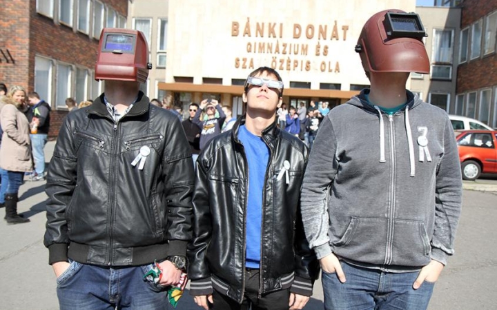 Napbanézők - kémleltük a kémlelőket