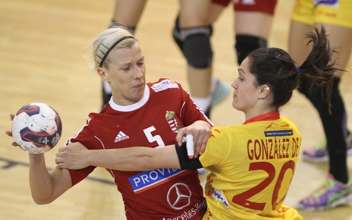 Kézilabda: egy döntetlen, egy vereség