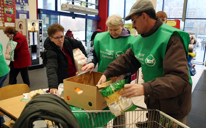 Közel háromszáz tonna jótékonyság