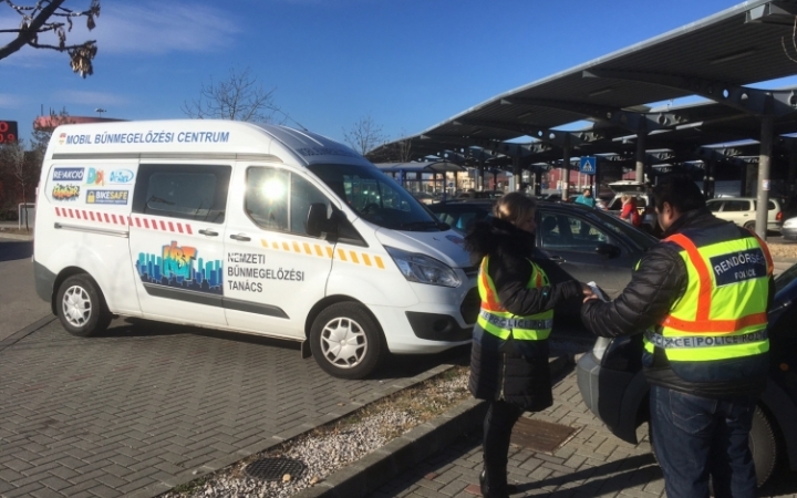 Az adventi időszakban is körültekintően