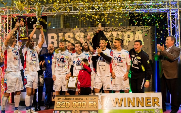 Tengernyi segítség