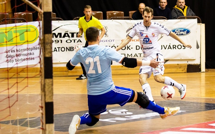 A Dunaferr célja a továbbjutás