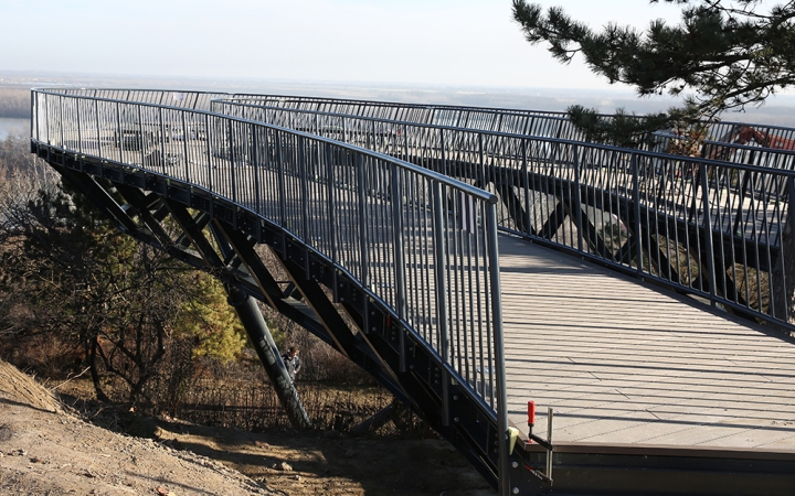 Kilátó a főtéri sétány végén