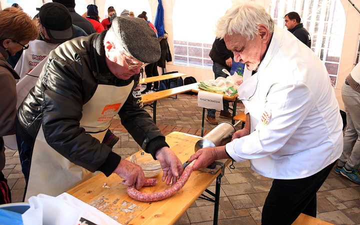 Kolbászfesztivál - Irány a tér!