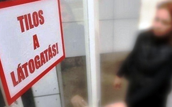 Marad a látogatási tilalom