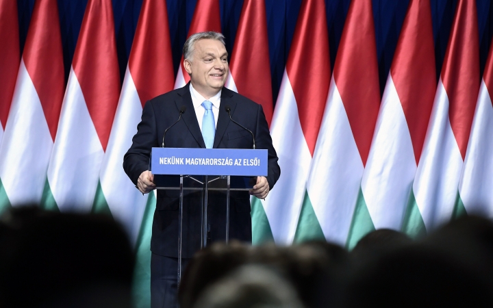 Orbán: tíz év közös munkájának eredményeként a magyarok ismét hisznek a jövőjükben