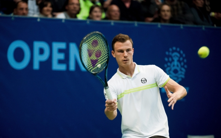 Fucsovics a nyolc között