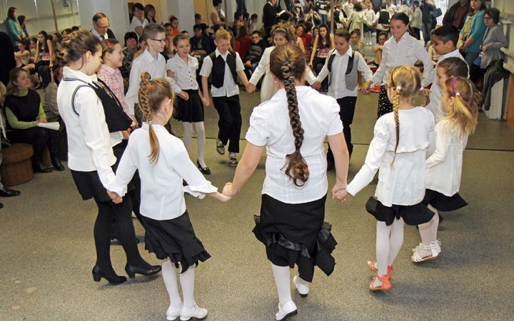 "Ki mit tud?" - erős programmal