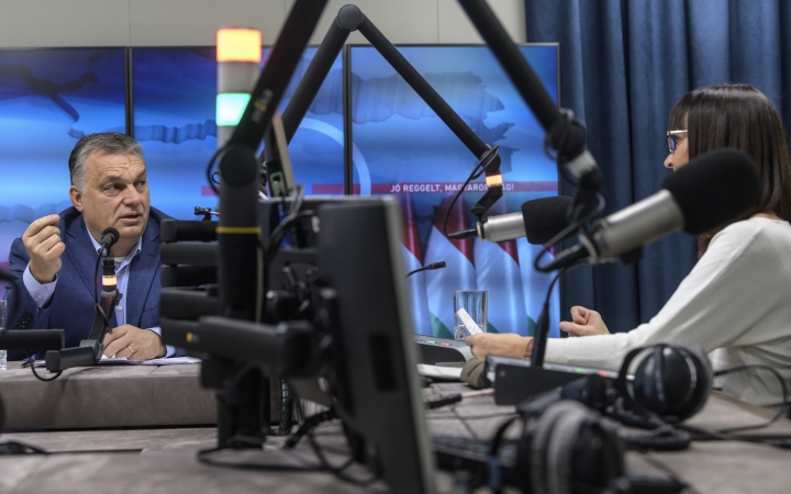 Orbán: az embereknek joguk van tudni, mire készül Brüsszel