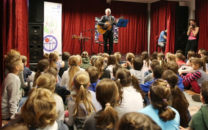 Zenés mese a gyerekeknek