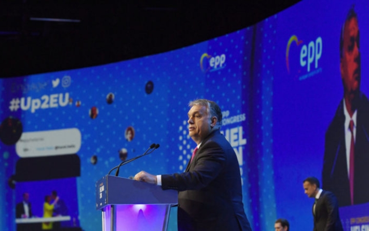 A Fidesz nem enged a keresztény értékekből