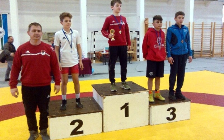 Bravúros bronz a serdülők között