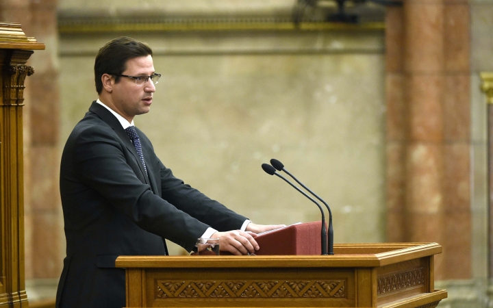 Gulyás: felfüggesztés esetén a Fidesz azonnal elhagyja a Néppártot