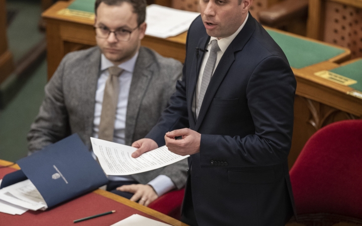 Brüsszelben felszín alatt folyamatosan a migrációs utak legalizálásán dolgoznak