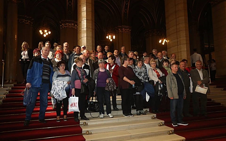 Pintér a “far-hát kommandóval” parolázott ma a Parlamentben