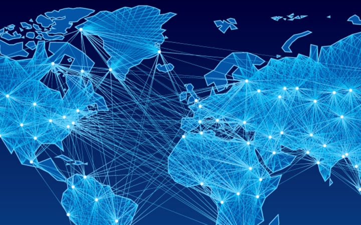 Ma is vannak hasznos idióták