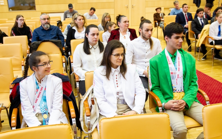 D+ Híradó - Jutalmak, kiállítás