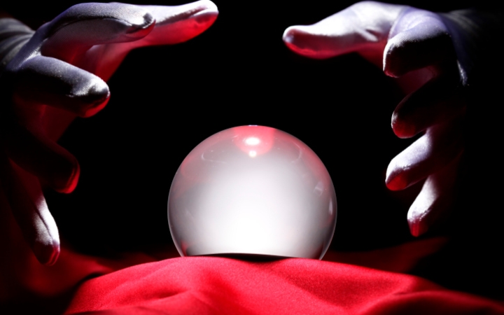 Kapaszkodjanak meg: Mr. Handabanda látnoki képességekkel is bír