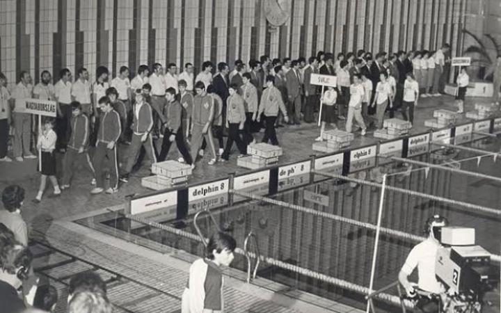 Úszósapka használata kötelező, bérlése öt forint - 38 éves az uszoda