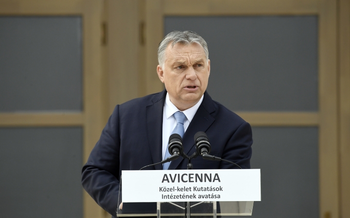 Orbán: Európa civilizációs válságot él át, "a Kelet Nyugatra jött"