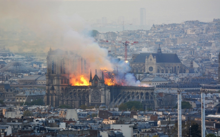 Muszlim migránsok a közösségi médiában ünneplik a Notre-Dame leégését