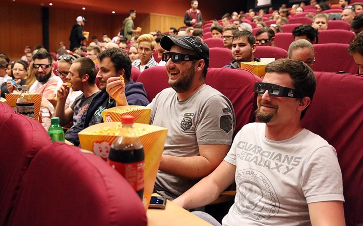 A Dózsa mozi kettős premierje!