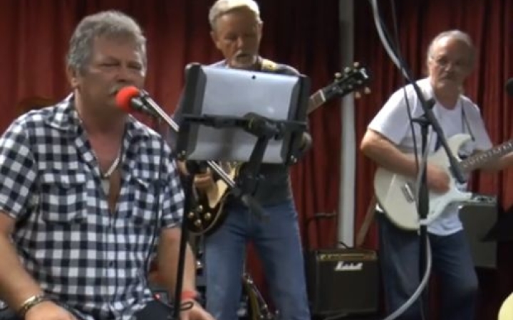 Blues est, mindenki örömére