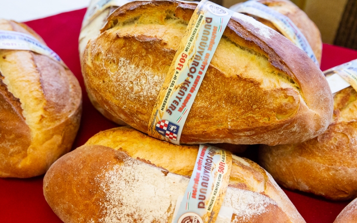 D+ Híradó - Dunaújváros kenyere, rangadó