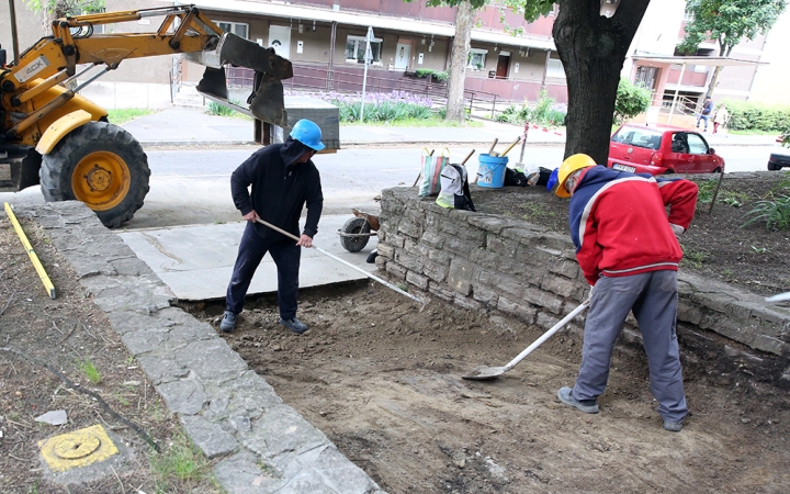 Lépcsőfelújítások a Bocskain