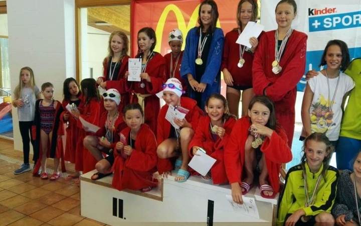 Dunaújvárosi éremeső Móron