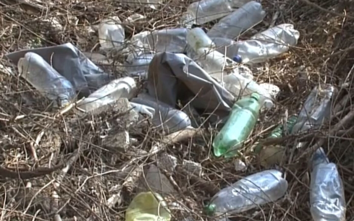 Hulladékgyűjtés a Duna-parton