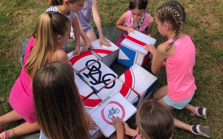 Figyelemfelhívás játékosan