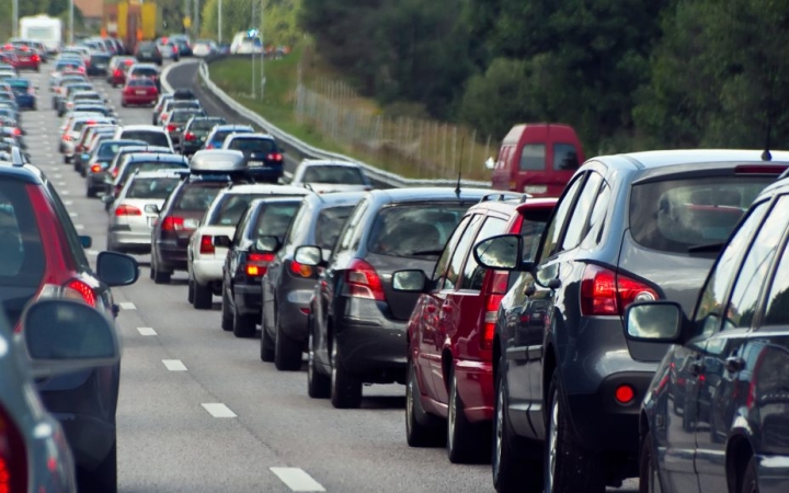 Jelentős hétvégi forgalomra figyelmeztetnek