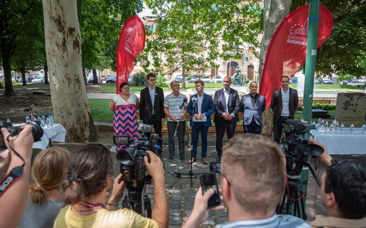 Széthullanak a tákolt összefogások