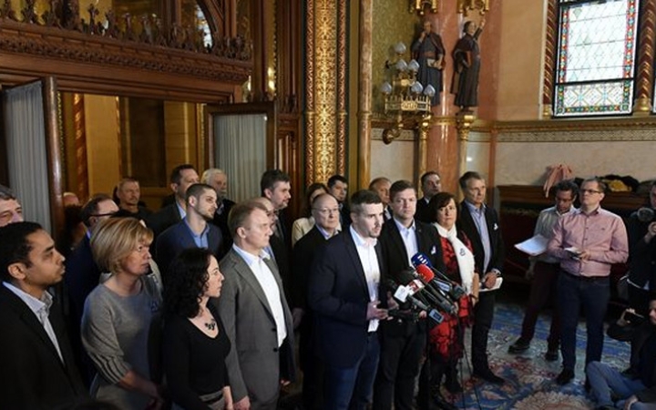 Az ellenzéki térfélen káosz van, nem összefogás