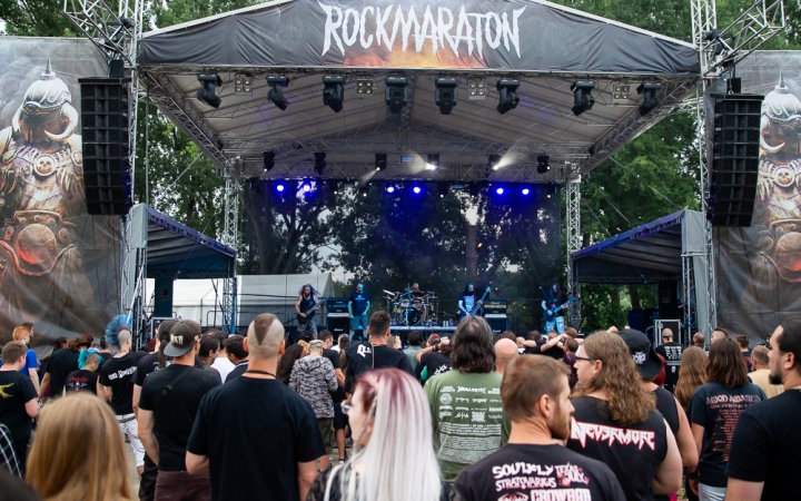 Eldörrent a rockágyú