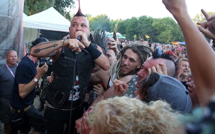 Elsodort mindenkit a tarajos hullám a maratonon