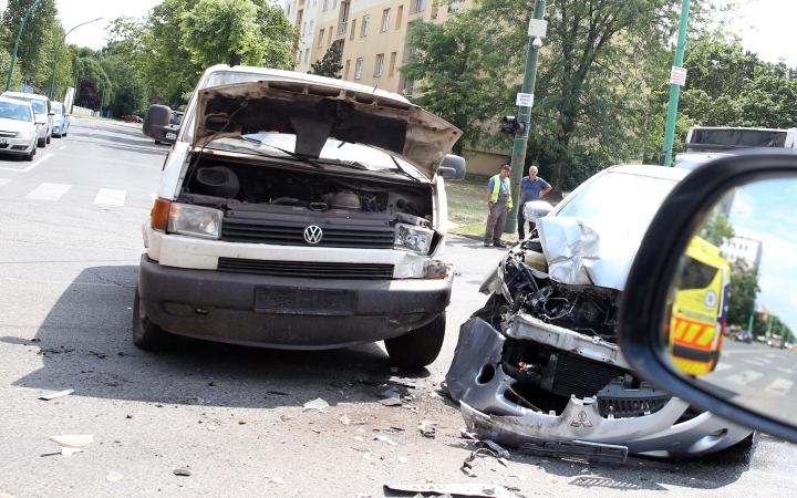 Baleset a Dózsa-Kallós kereszteződésben