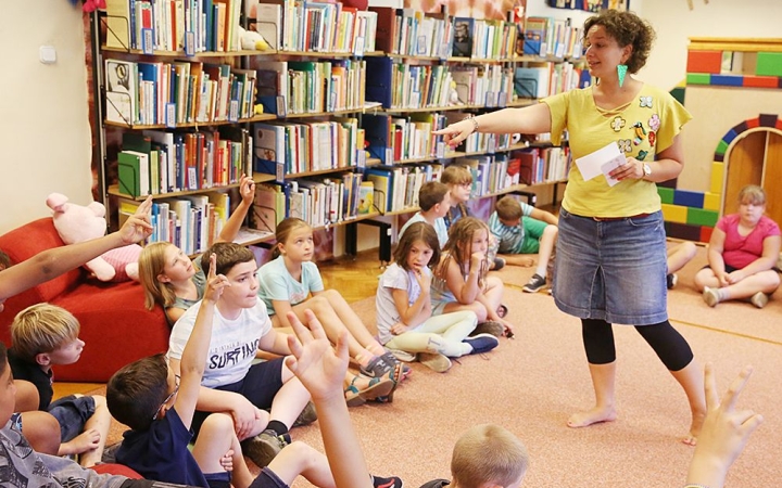 Mesélő táborozók