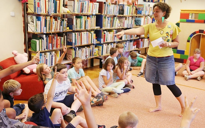 Mesélő táborozók