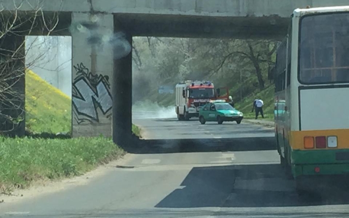 Kigyulladt egy kocsi a Dózsa György úton 