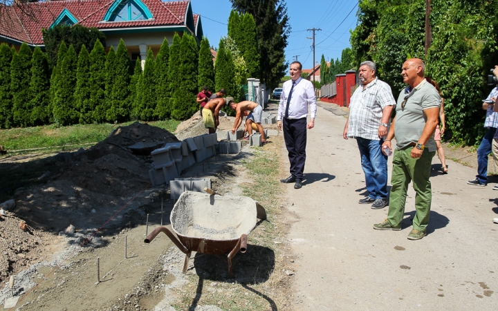 Nyáron sem állnak le a fejlesztések