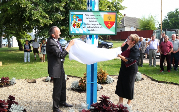 Nagyvenyim és Altomünster barátsága huszonöt éve virágzik