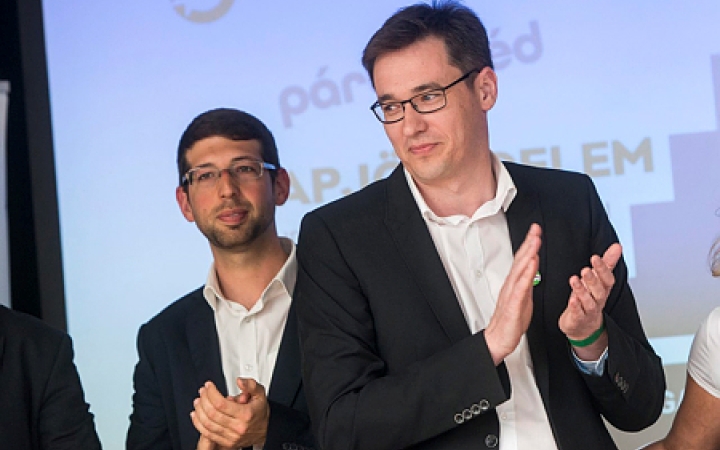 Brutálisan belehúzott az újvárosi ellenzék az összefogásosdiba, egymást golyózzák ki lelkesen