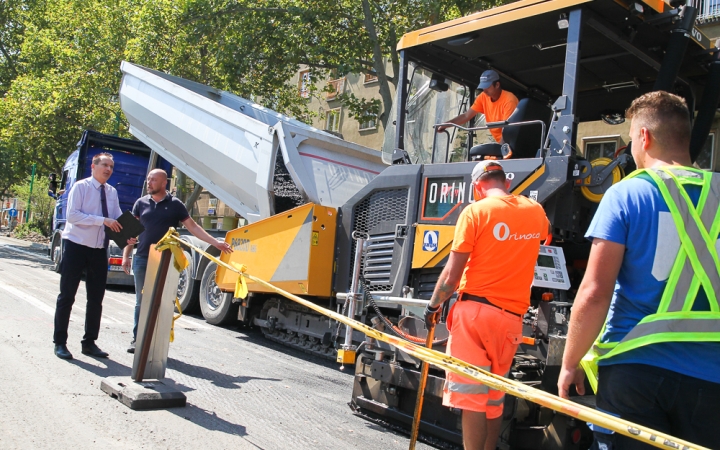 Jó ütemben halad a Vasmű út felújítása